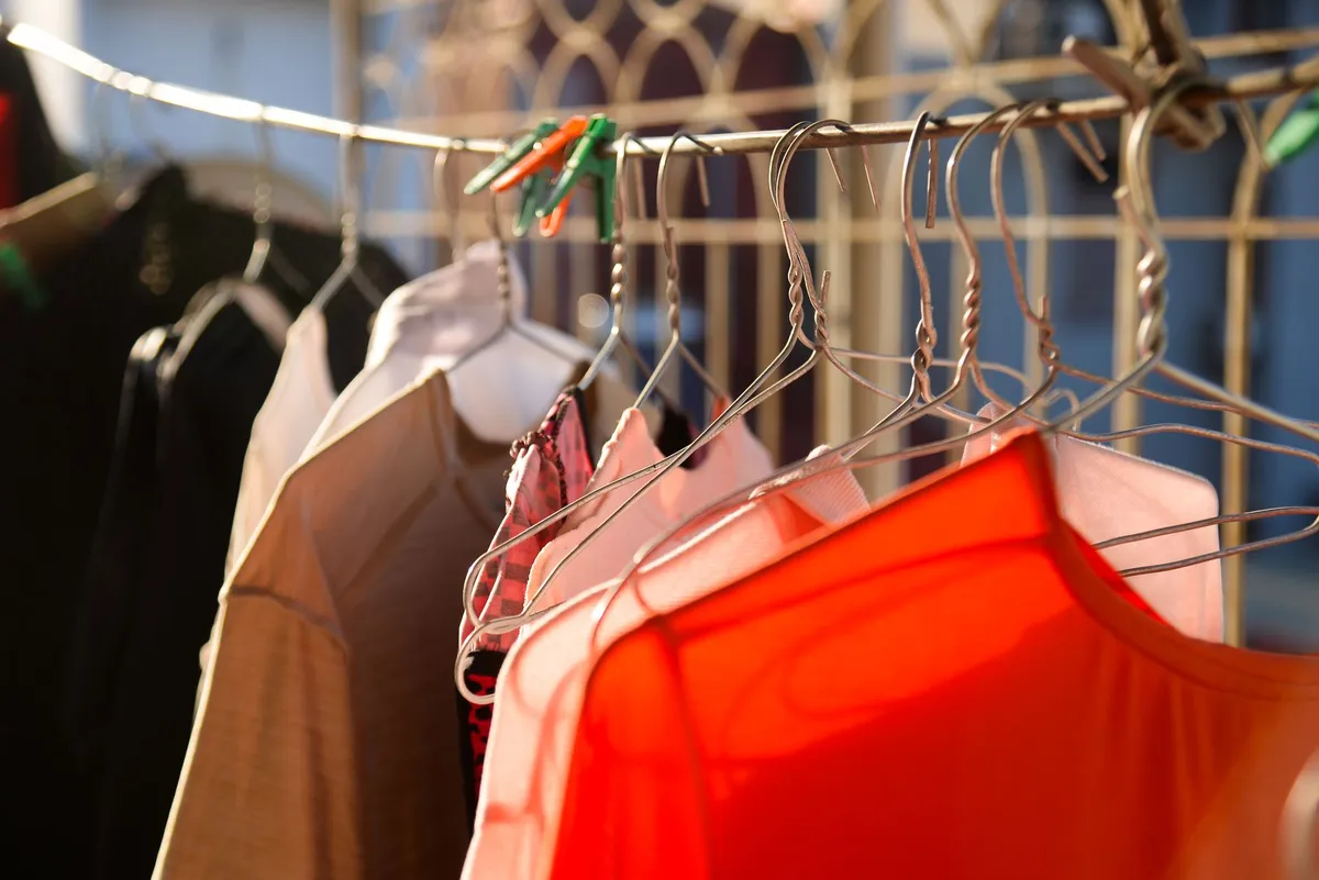 Combining colours in outfits: a simple guide to the colour wheel