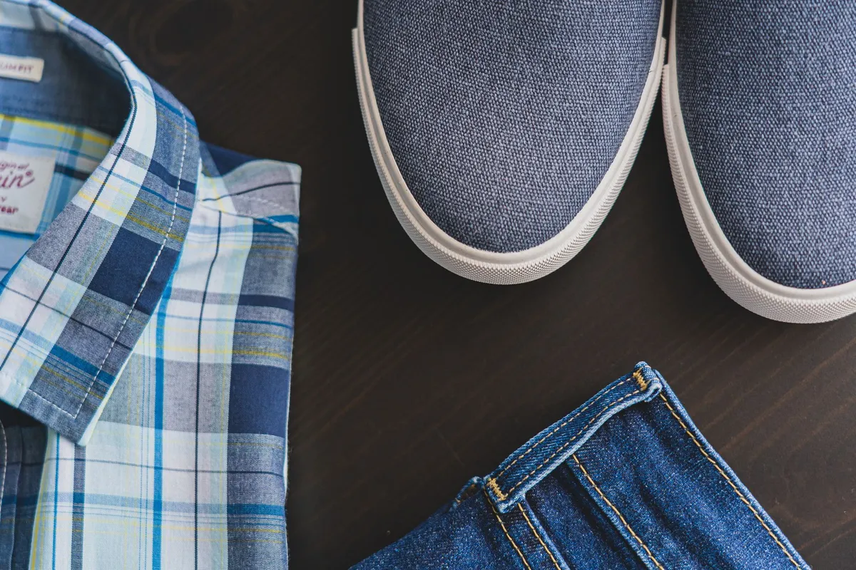 One denim shirt, five outfits