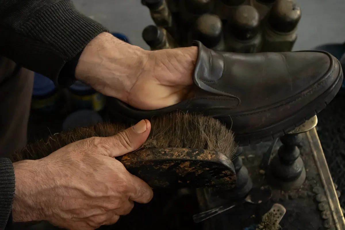 Leather shoe care: cleaning, polishing and making shoes last