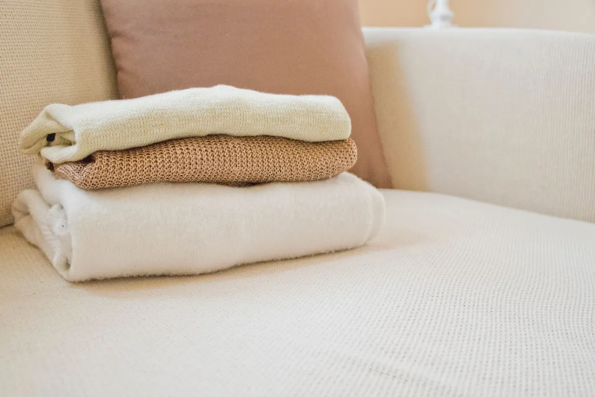 Washing and de-pilling knitwear: wool and cashmere care at home